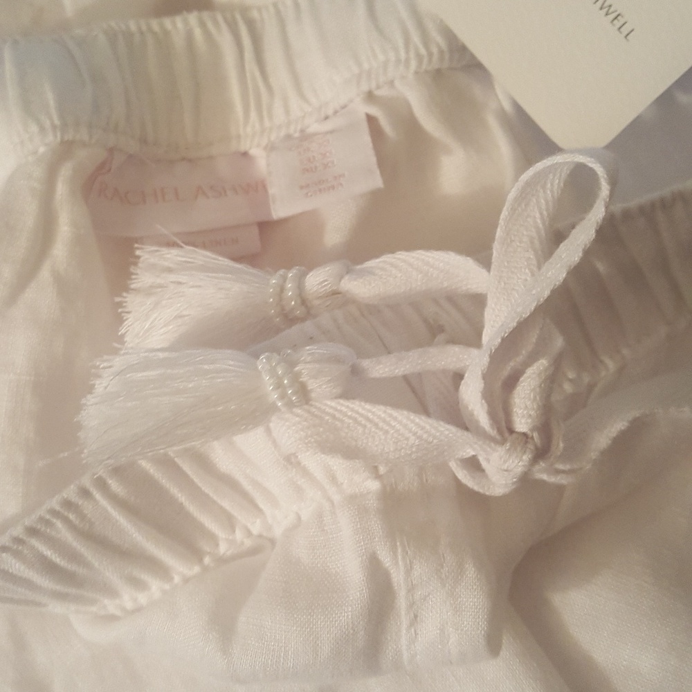 NWT loose Fit XL White Pants